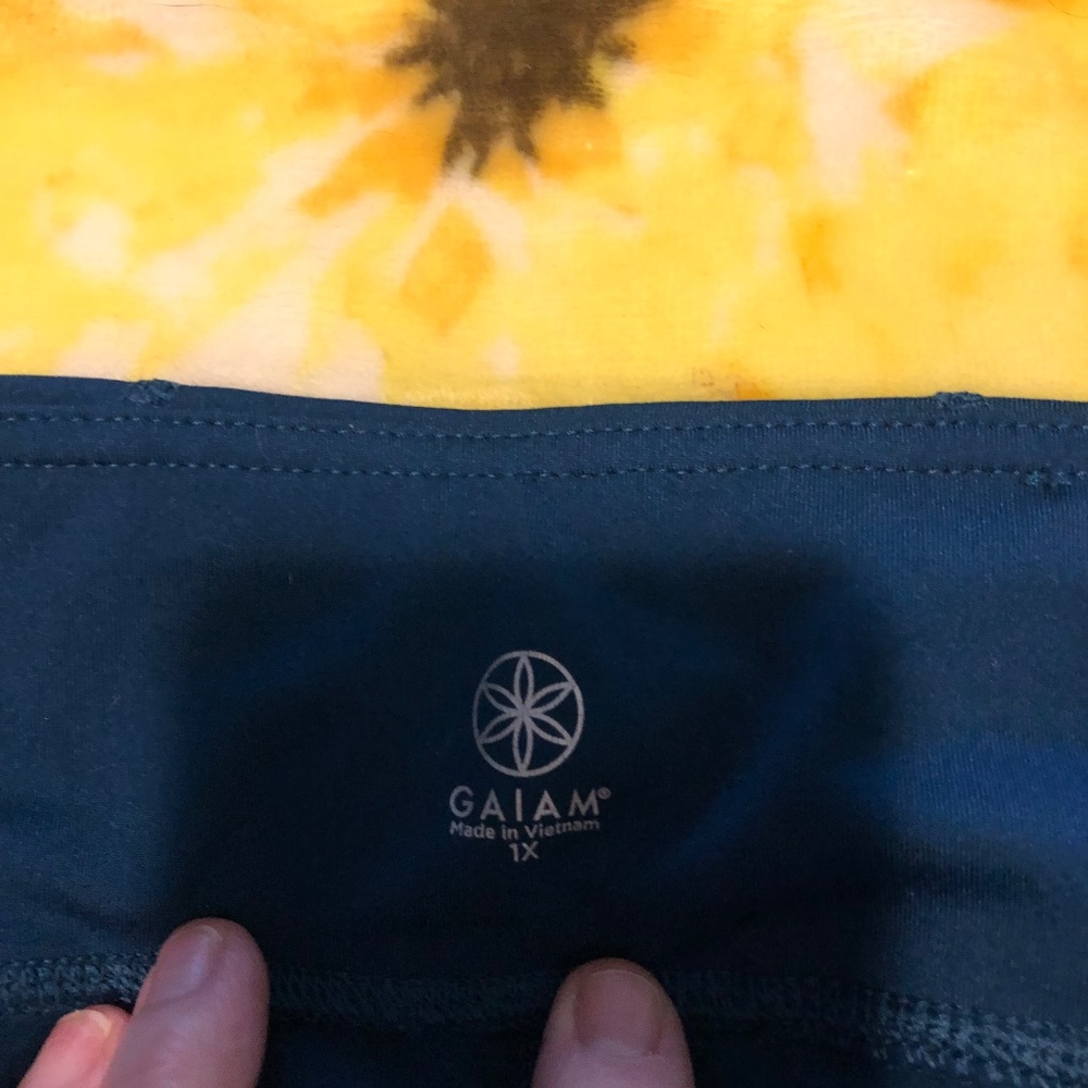 Capris - Picture 2 of 2